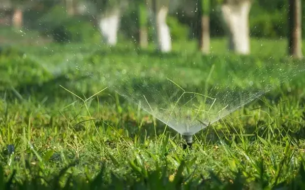 Close up image of a lawn sprinkler